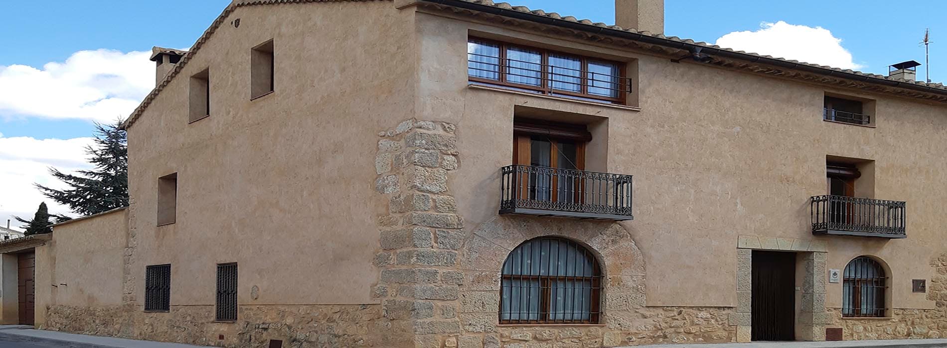 Casa_Larona_Slide0001